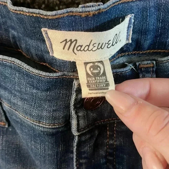 Madewell 9” Mid Rise Jeans - Picture 2 of 3